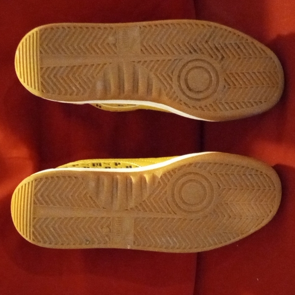 PUMA'S. - Picture 2 of 5